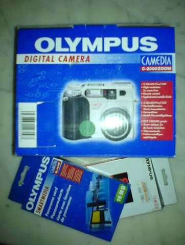 camera olympus C2000zoom